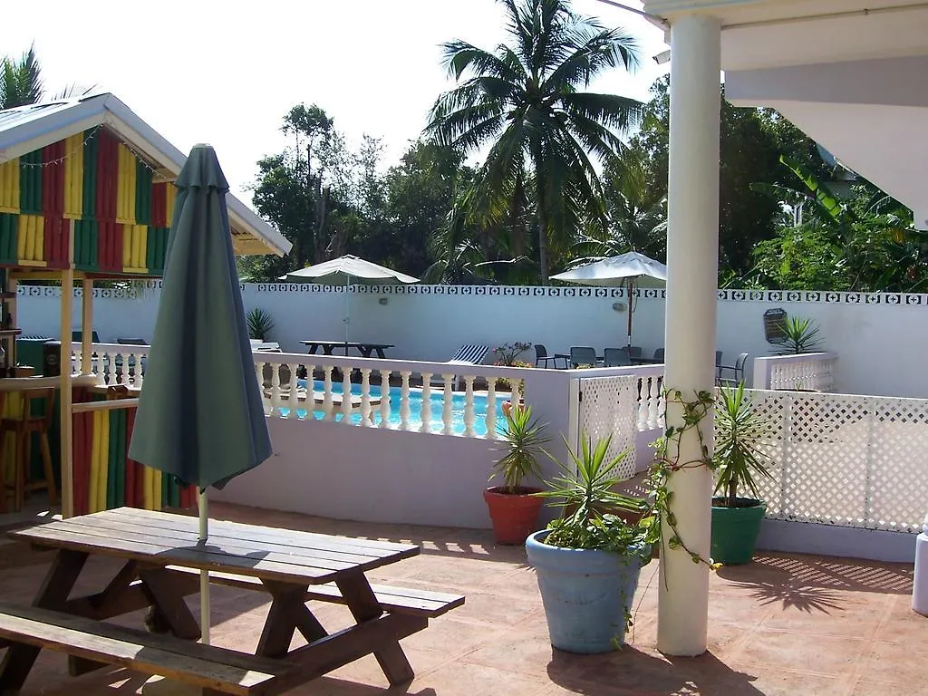 Almond Tree Villa & Apartments Ocho Rios
