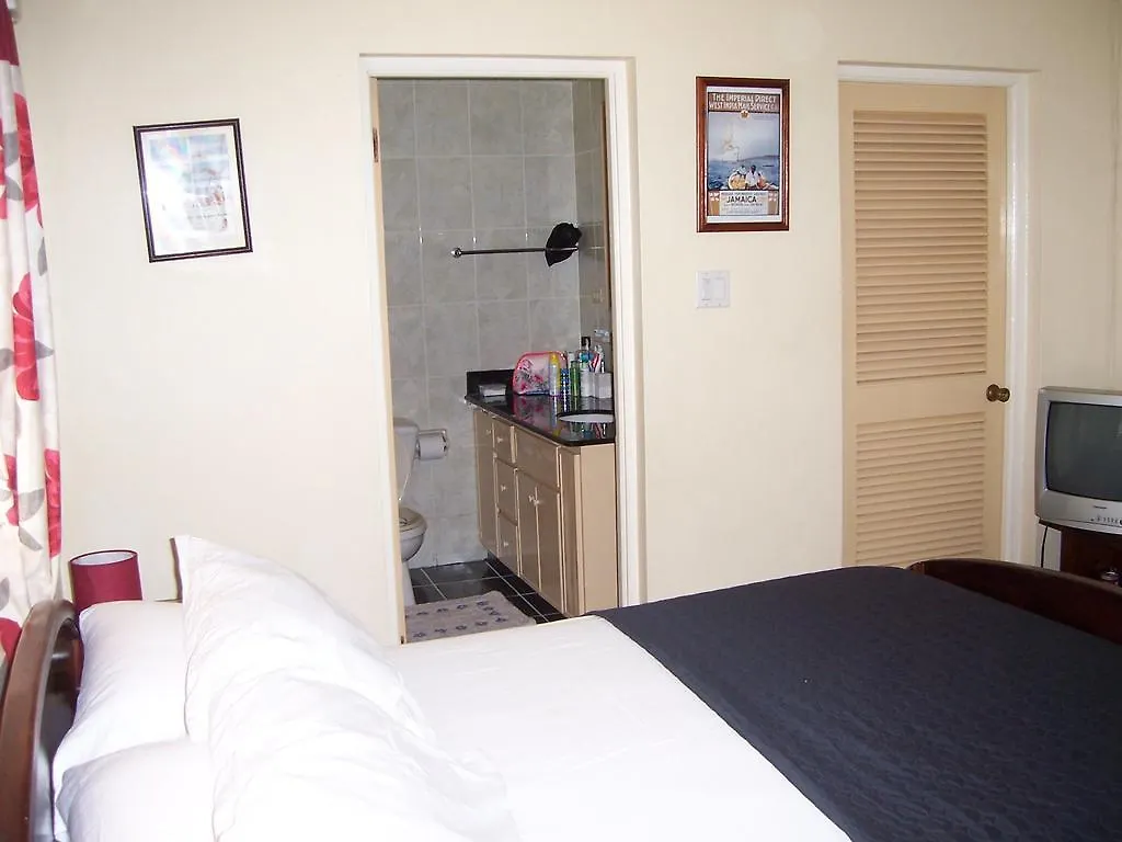 Almond Tree Villa & Apartments Ocho Rios