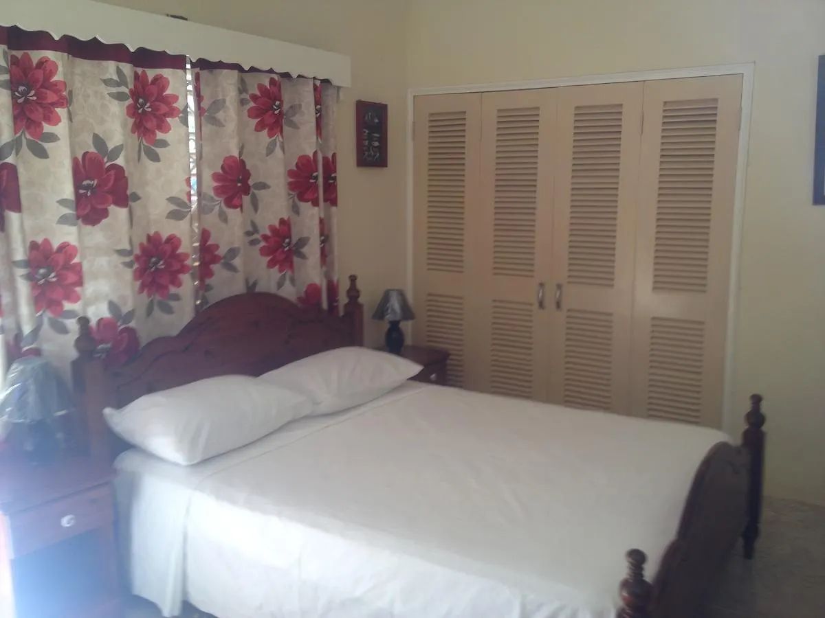 Almond Tree Villa & Apartments Ocho Rios Jamaica